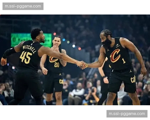 骑士末节顶住篮网反扑压力 关键罚球锁定胜局止住颓势 骑士末节顶住篮网反扑压力 关键罚球锁定胜局止住颓势